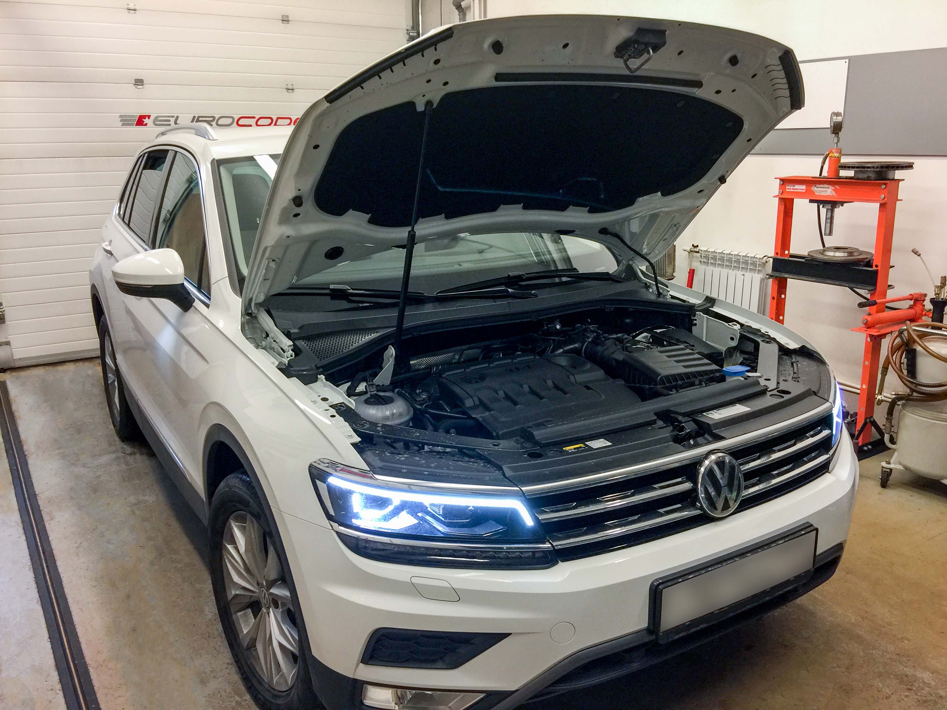 Tiguan чип. Volkswagen Tiguan Stage 2. Tiguan 2017. Volkswagen Tiguan с электродвигателем. Фольксваген Тигуан 2 тюнинг.