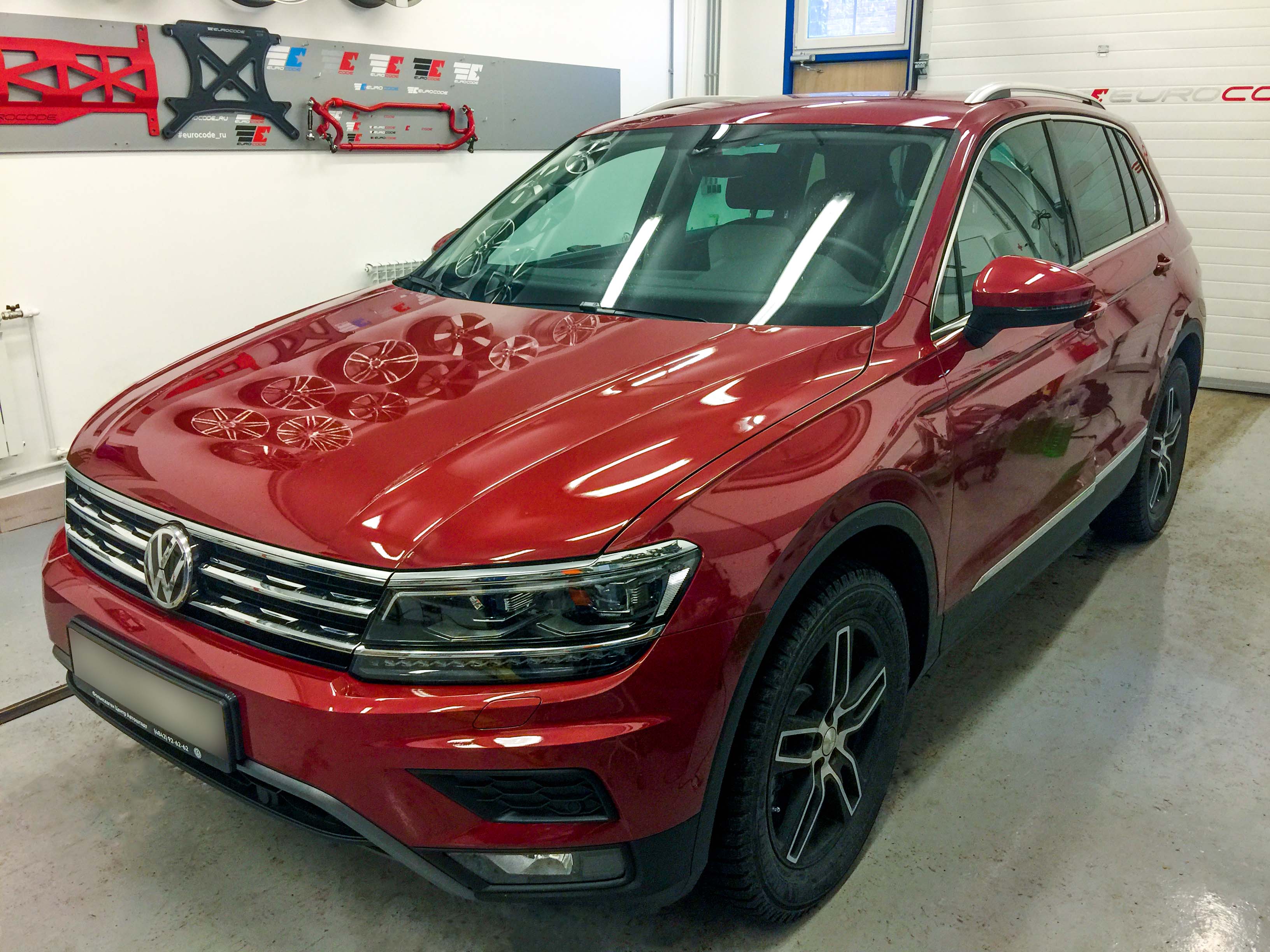 Tiguan чип. Фольксваген Тигуан красный 2017. Тюнинг Тигуан 2. Тигуан 2 2017. Tiguan 2 Tuning.